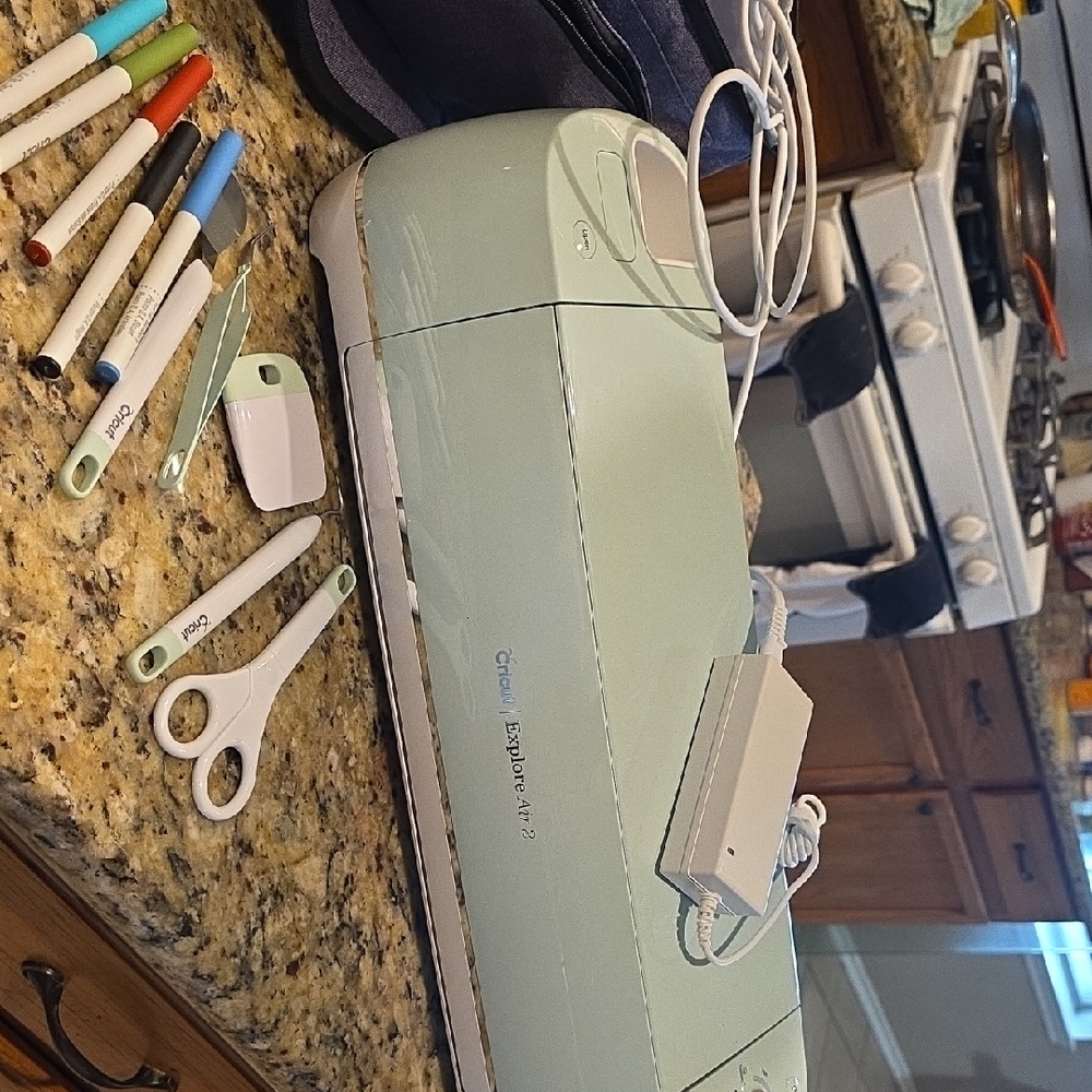 Cricut Mint Cutting Machine with Matching Tools